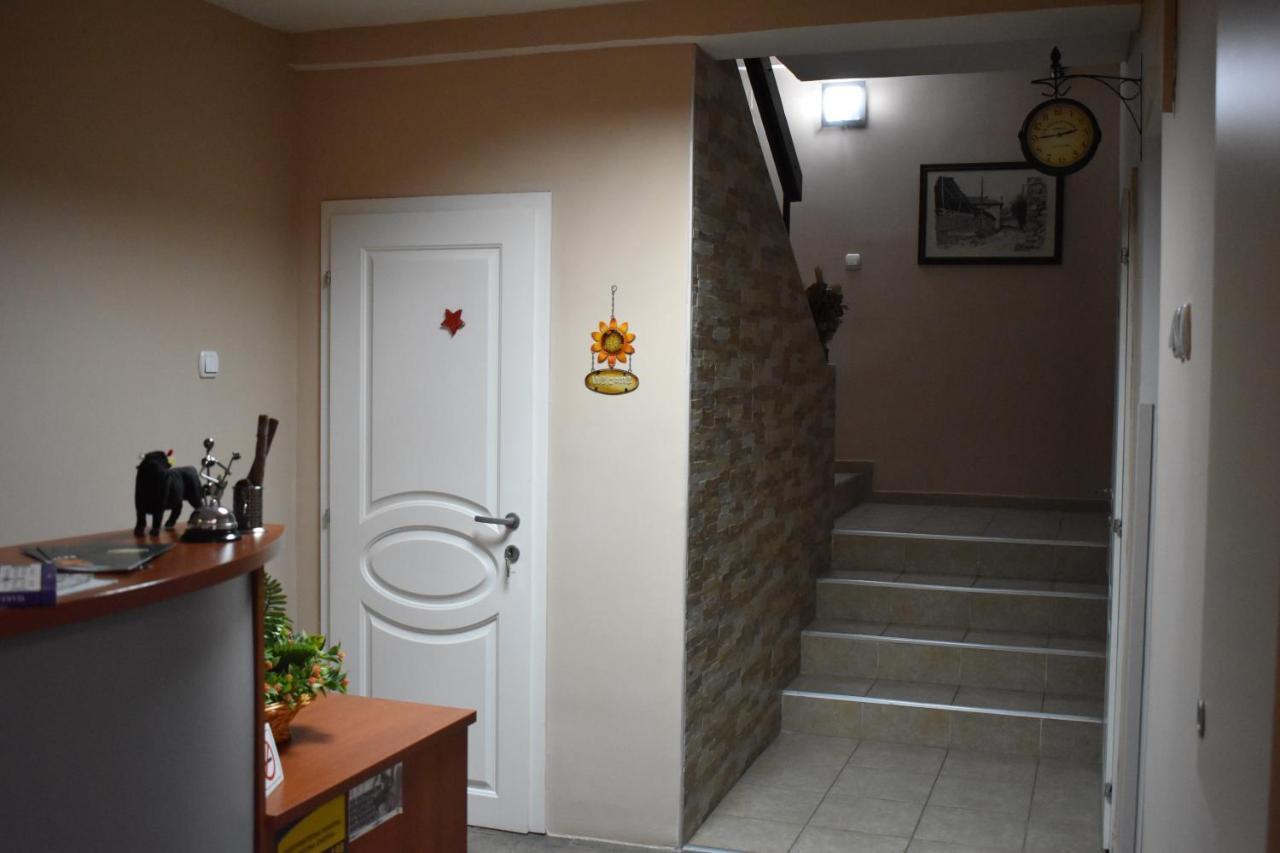 Guest House Kozle Скопье Экстерьер фото
