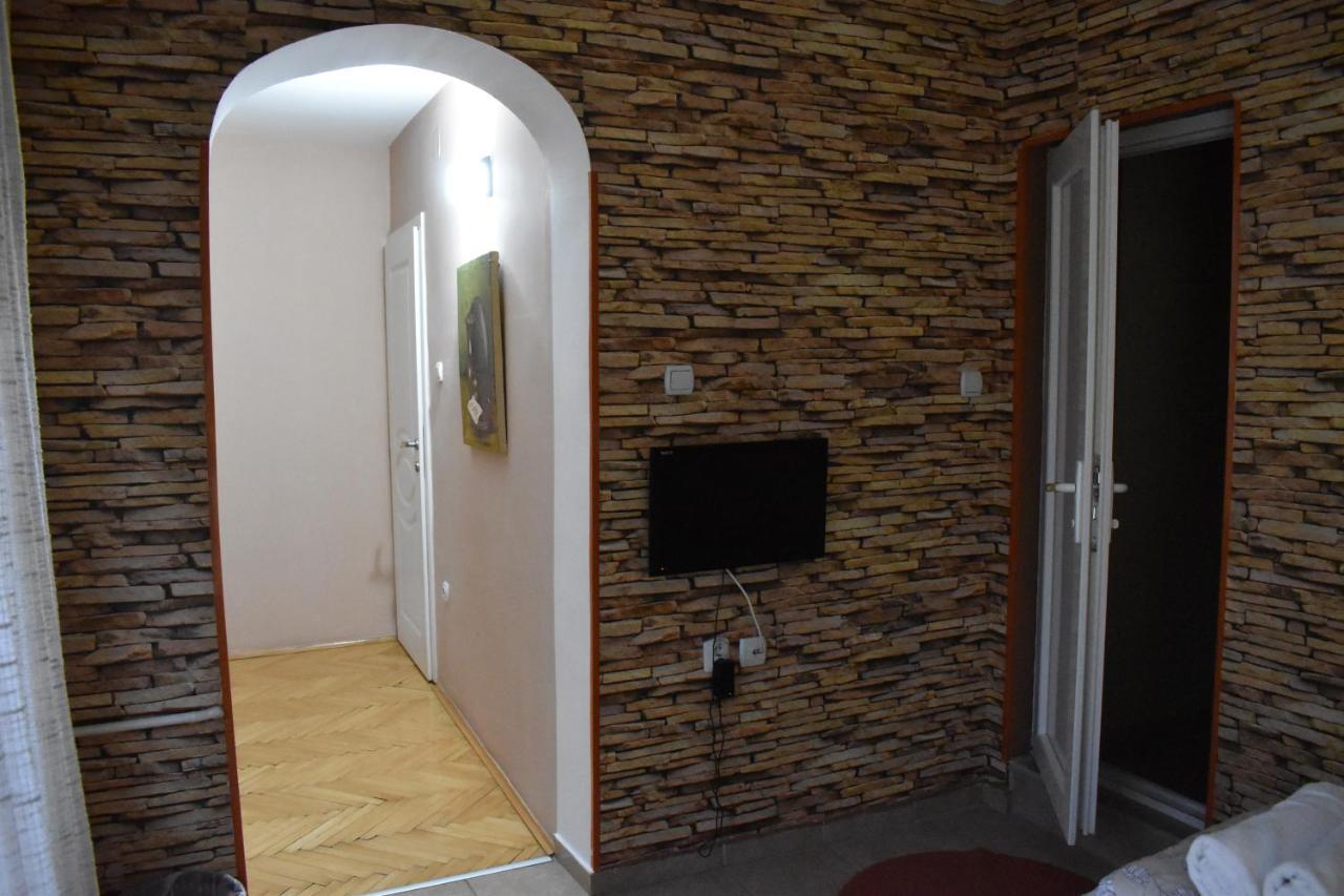 Guest House Kozle Скопье Экстерьер фото